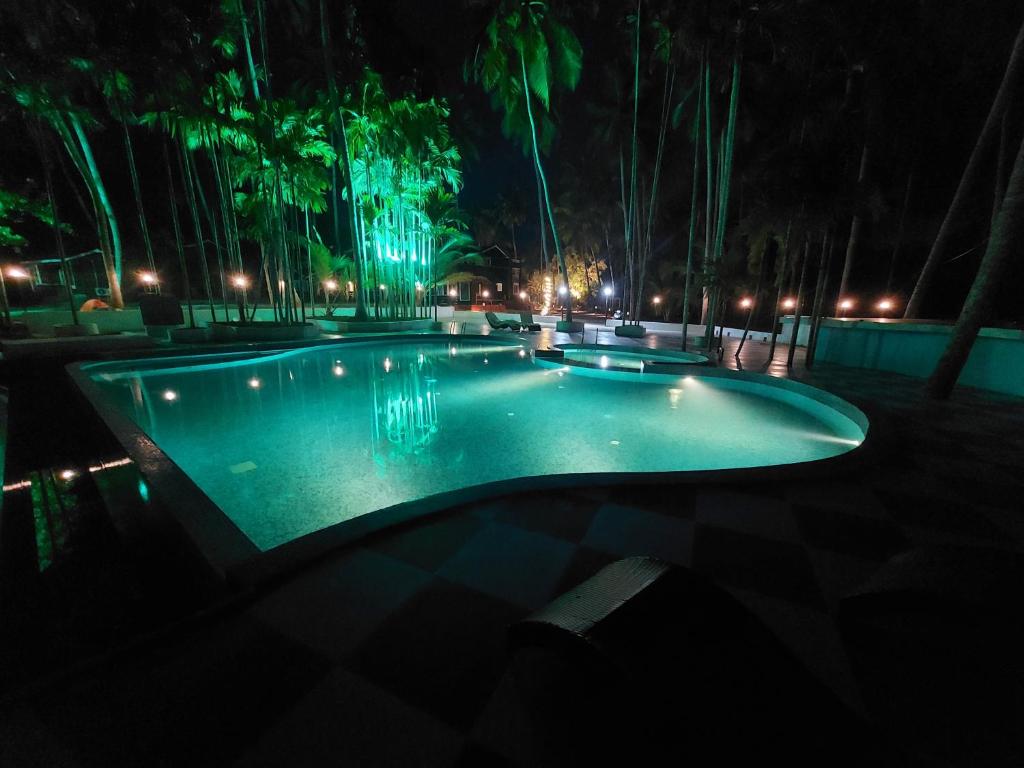 Adhvasaha Beach Spa Resort Hotel in Port Blair with Swimming Pool