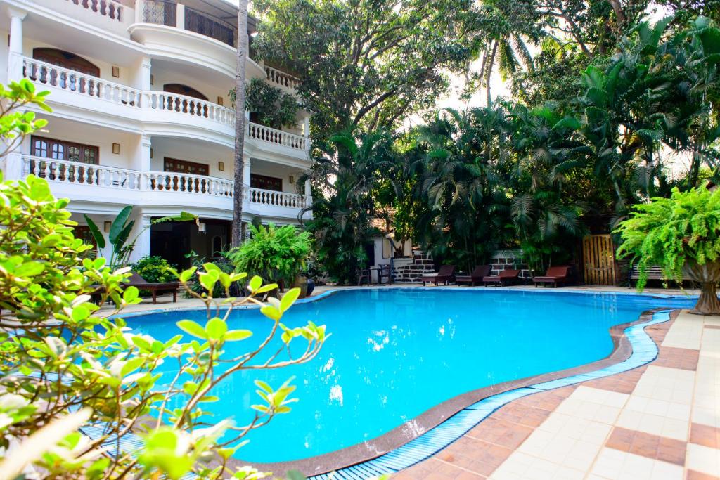 Bellflower Alidia Resort Best Hotel near Baga Beach with Swimming Pool