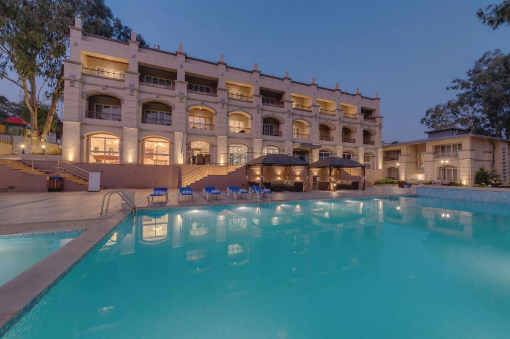 Grand Victoria The Fern Resort & Spa, Panchgani - Mahabaleshwar Swimming Pool