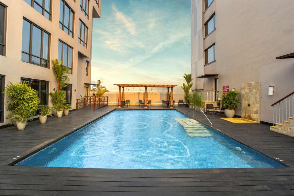Hilton Garden Inn, Trivandrum Hotel with Swimming Pool