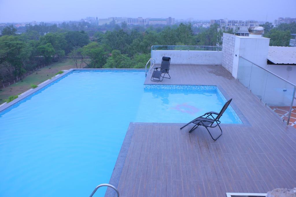 Hotel with Swimming Pool in Raipur Tulip Arena