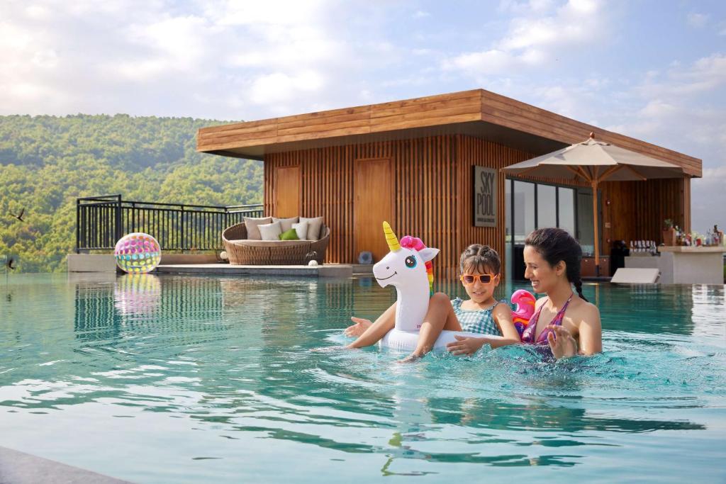 Resort Spa Hyatt Regency Dehradun Outdoor Swimming Pool