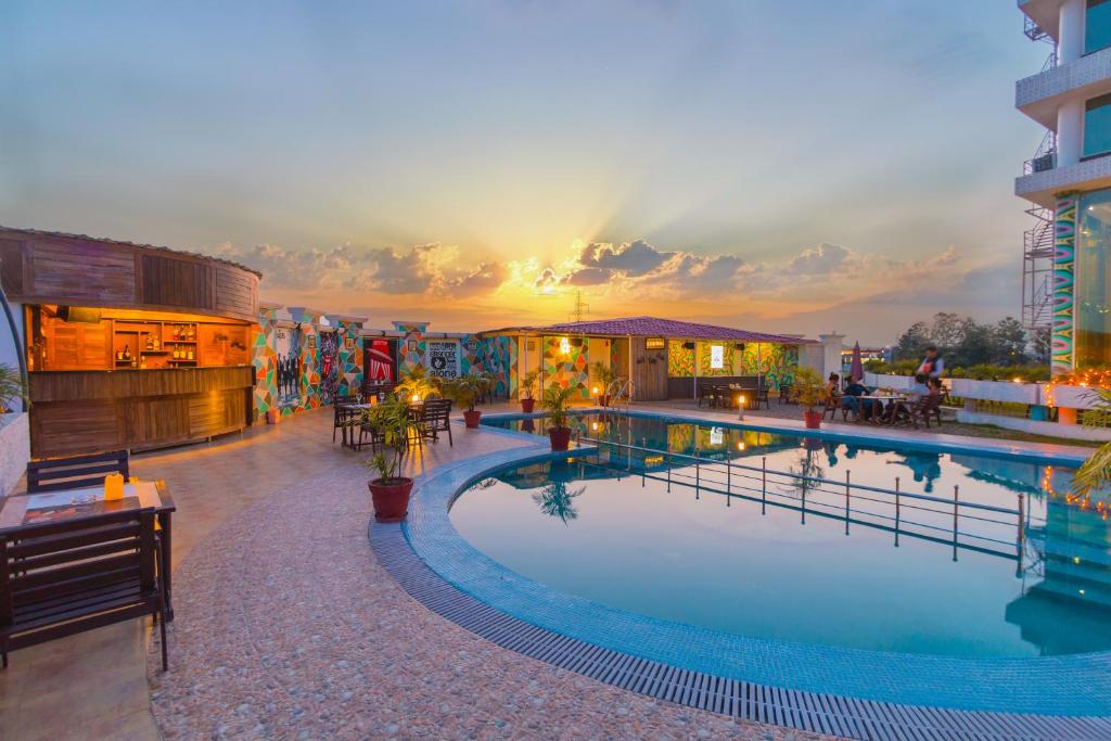 The Solitaire Hotel Dehradun Swimming Pool