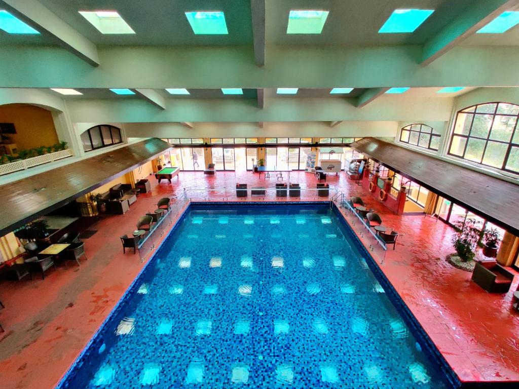 Fariyas Resort Lonavala Hotel with Indoor swimming pool