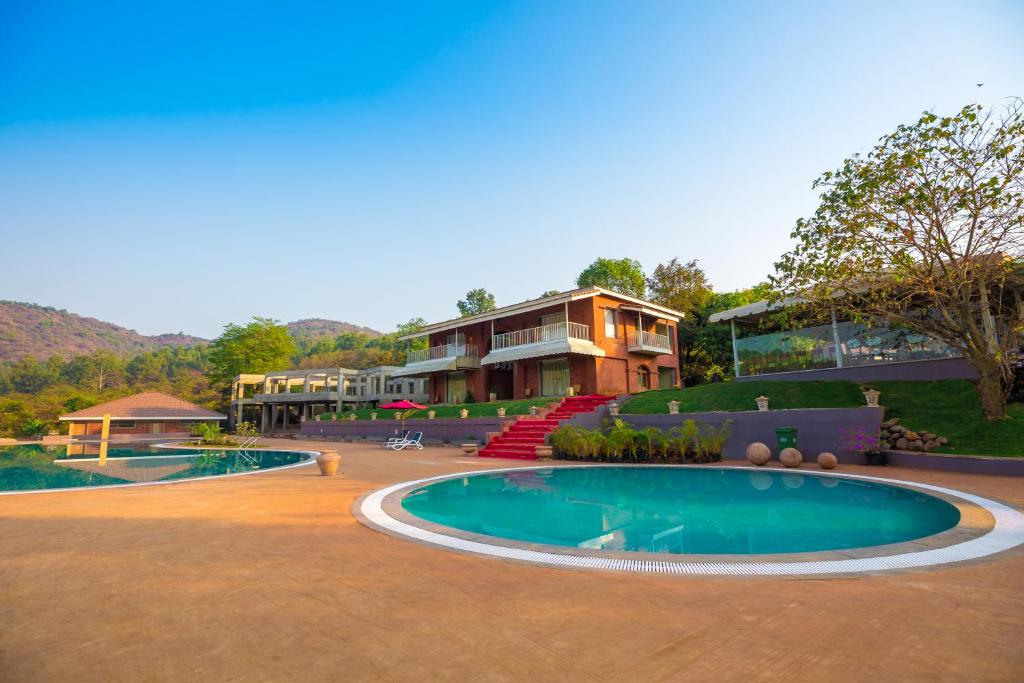 Kolhapur with Swimming Pool Urmilaa Green County Resort 35 KM