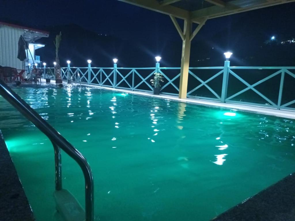 MR River Resort Rishīkesh Swimming Pool