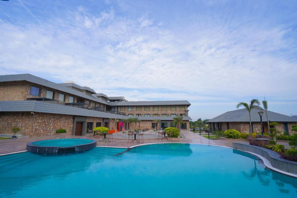 Pushkara Resort and Spa, Hotel in Pushkar with Swimming Pool