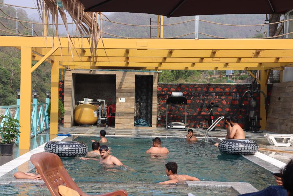 Rishīkesh MR River Resort Swimming Pool