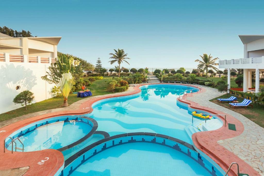 Sterling Puri Hotel with Swimming Pool